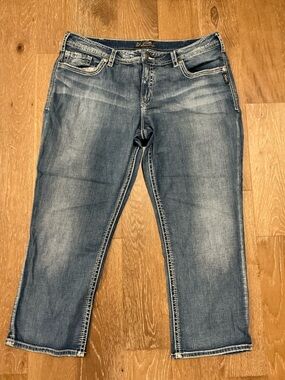 EUC - Women’s Silver Suki Surplus Capri Jeans - Size 20